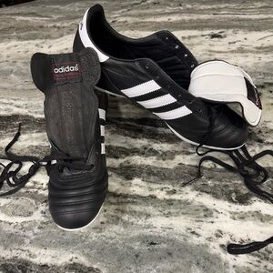 Soccer Adidas  COPA MUNDIAL size 7 usa Black and White Men's Shoes